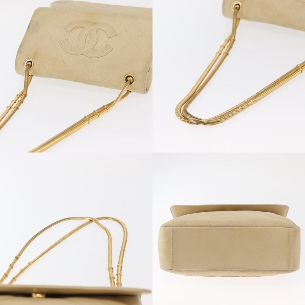 Chanel Matelasse Chain Shoulder Bag - Picture 4 of 8